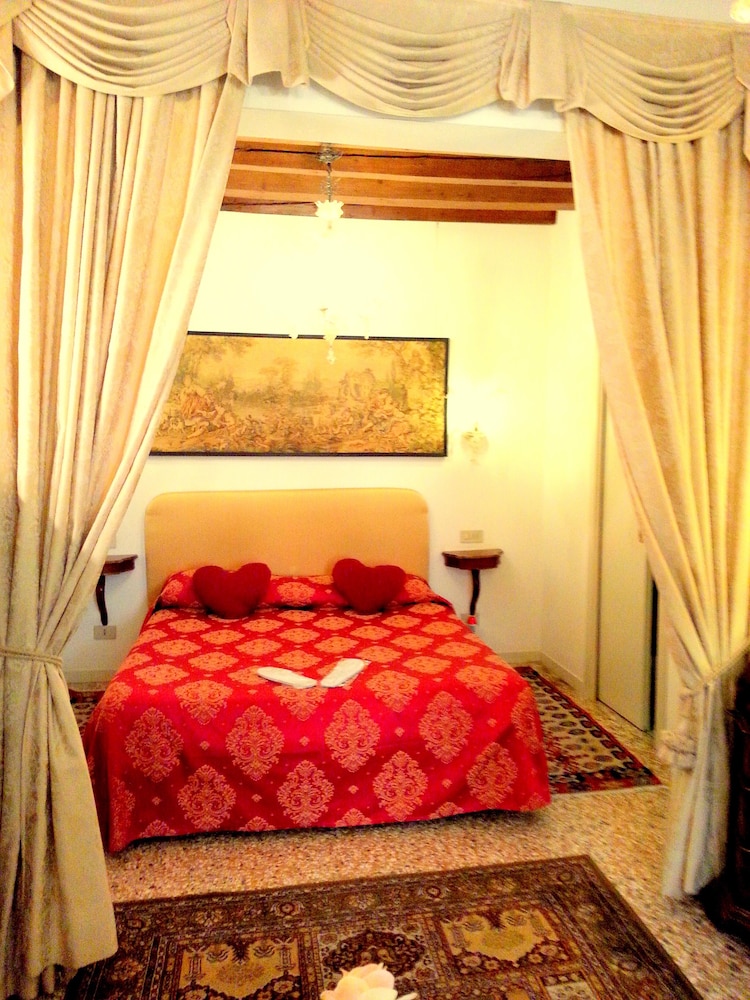 Apartment, 1 Bedroom, Annex Building photo 2