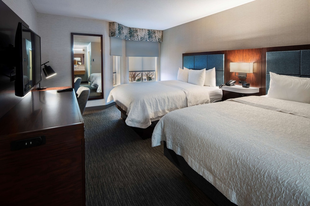 Suite, 2 Queen Beds - Photo 2