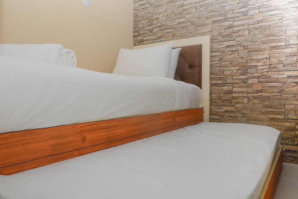 Room - Photo 6
