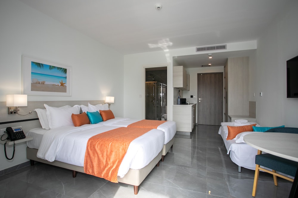 Suite, 1 Queen Bed, Non Smoking, Kitchenette (with Sofabed)