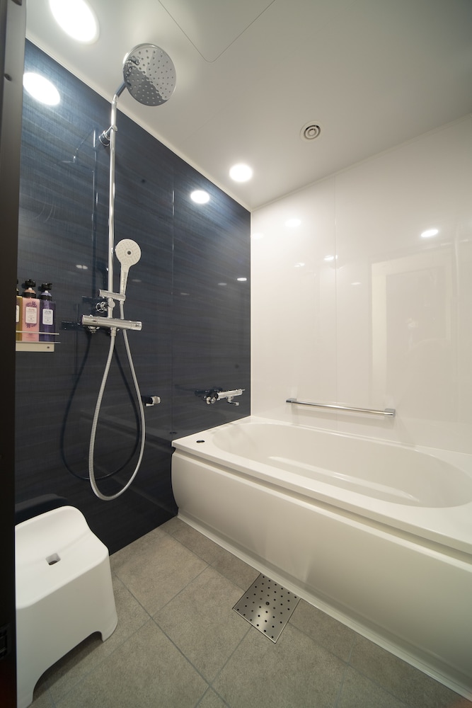 Triple Room , Non smoking(28 square) - Photo 3