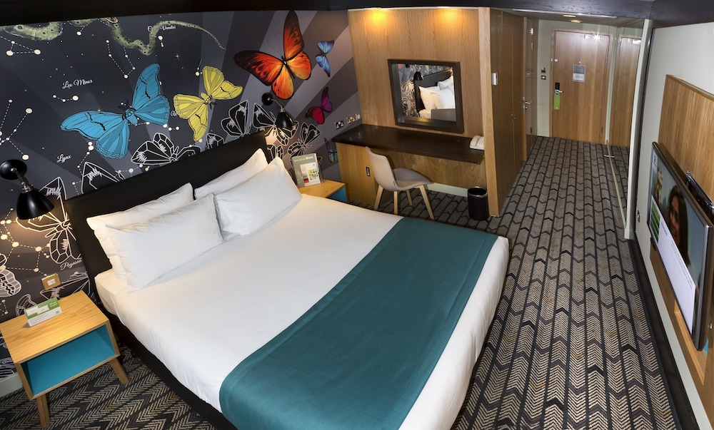 Premium Room, 1 King Bed with Sofa bed photo 2