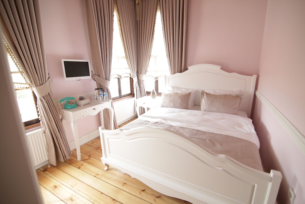 Standard Single Room, Accessible, Garden View