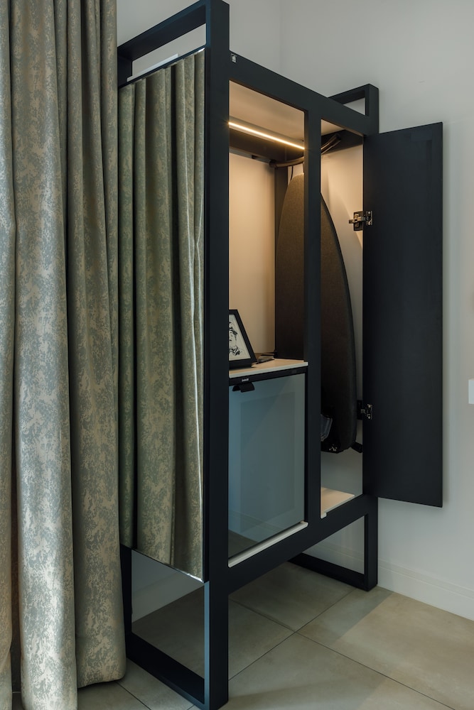 Business Double or Twin Room, 1 Double or 2 Twin Beds, Lake View photo 2