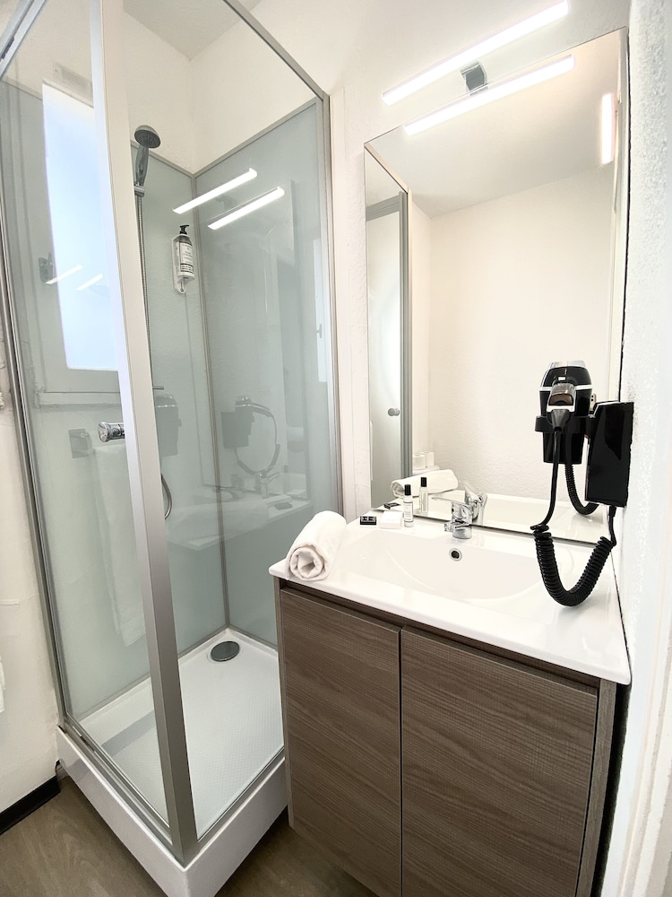 Standard Double Room, 1 Double Bed photo 2