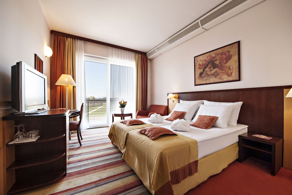 Standard Double or Twin Room, Balcony