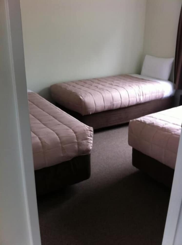 Family Suite, 2 Bedrooms, Non Smoking, Kitchenette photo 2