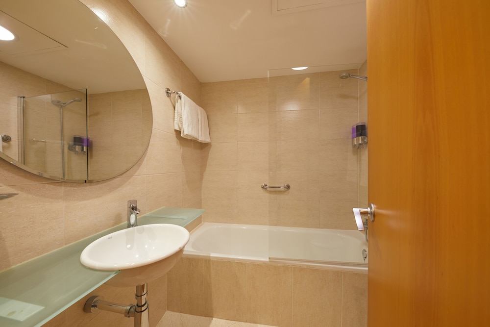 Single Room thumbnail 6
