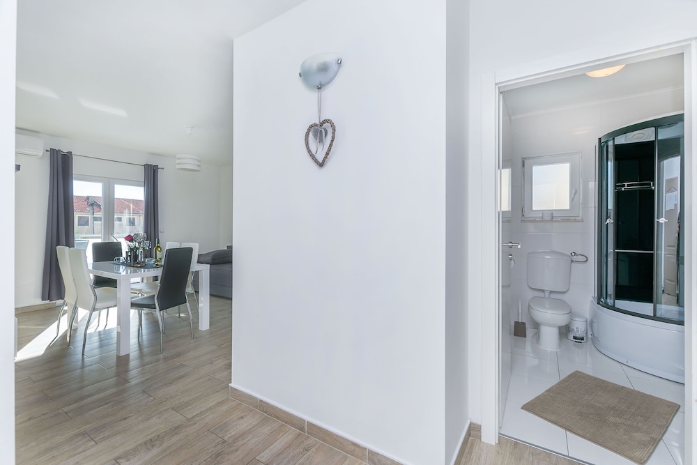 Apartment (A6) photo 3