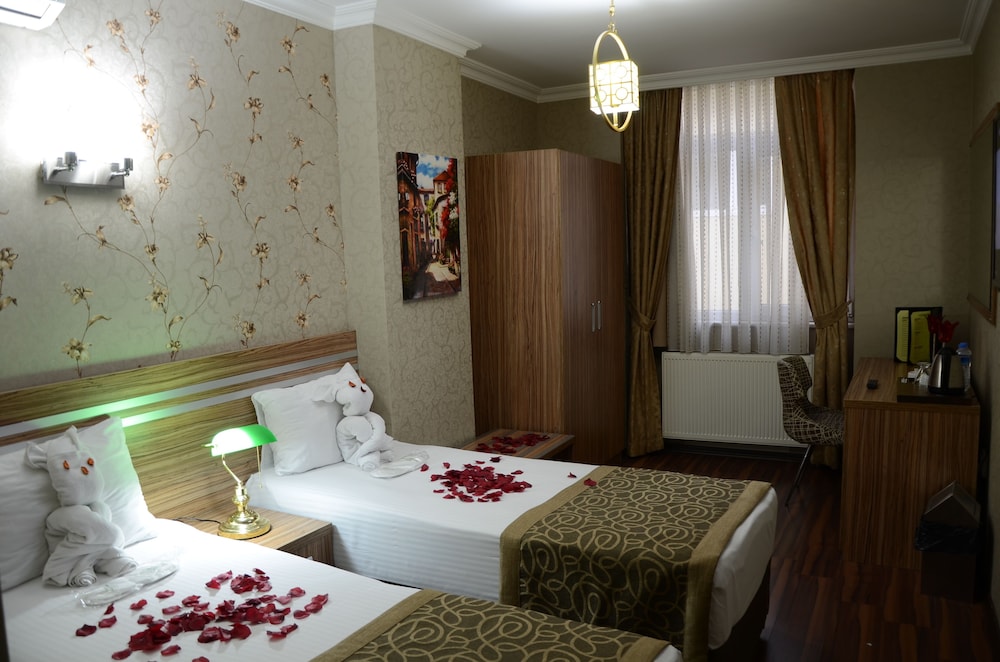 Deluxe Double or Twin Room photo 1
