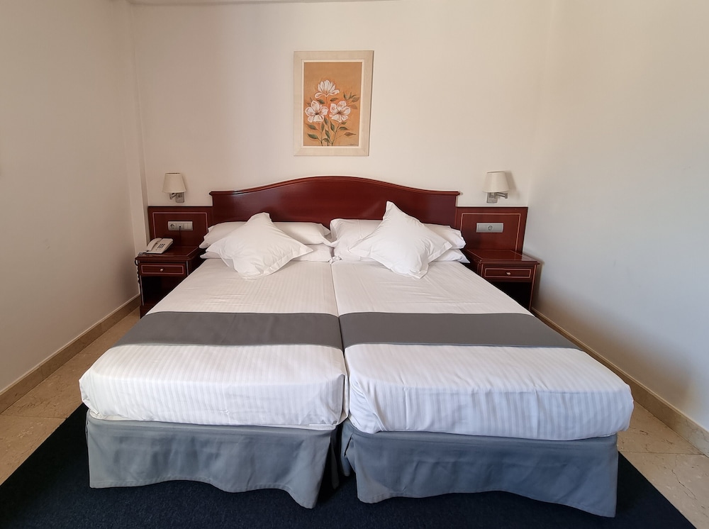 Standard Double Room - Photo 6