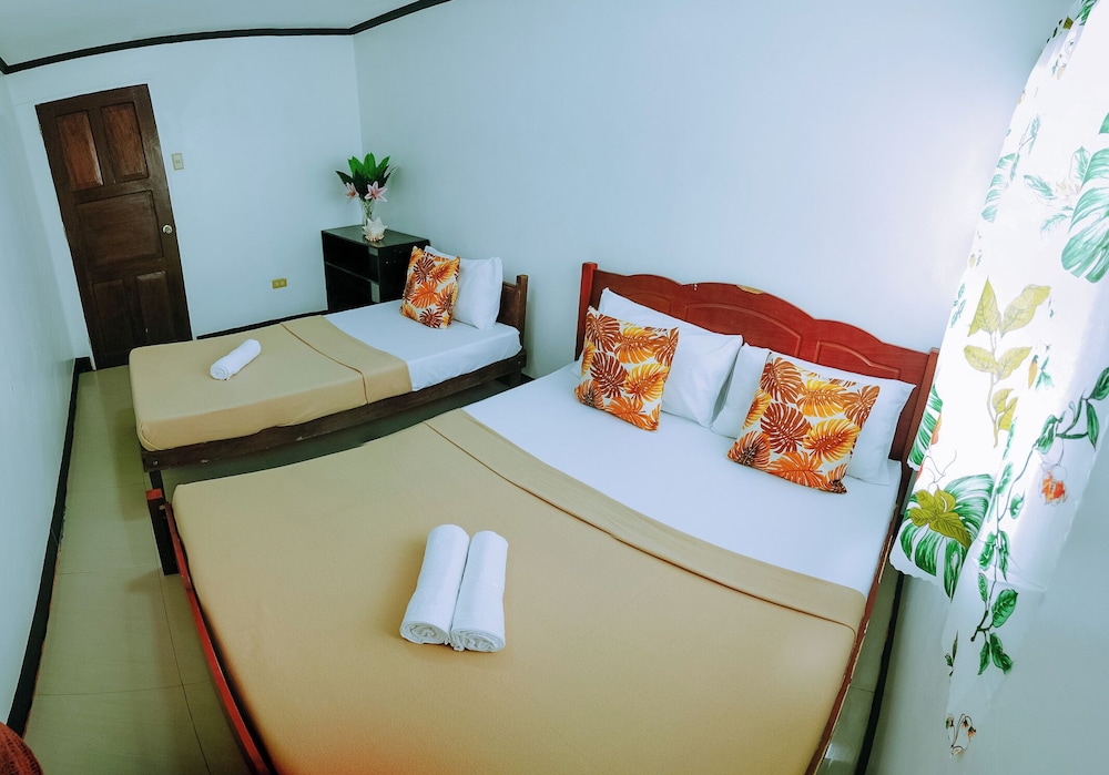 Basic Triple Room, City View