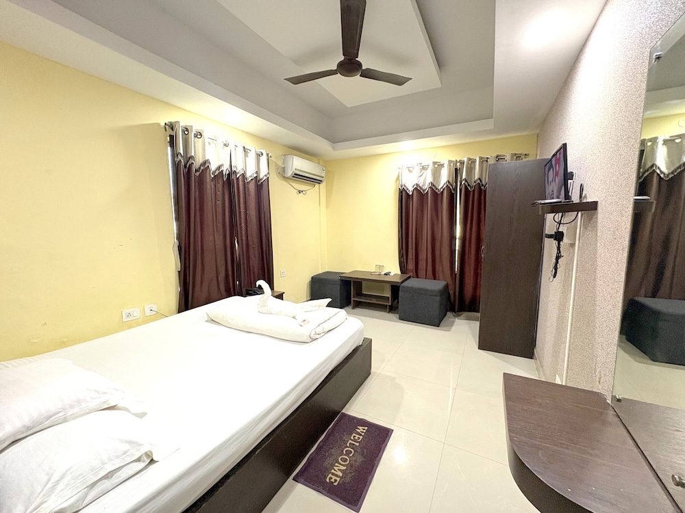 Deluxe Double Room, City View photo 3
