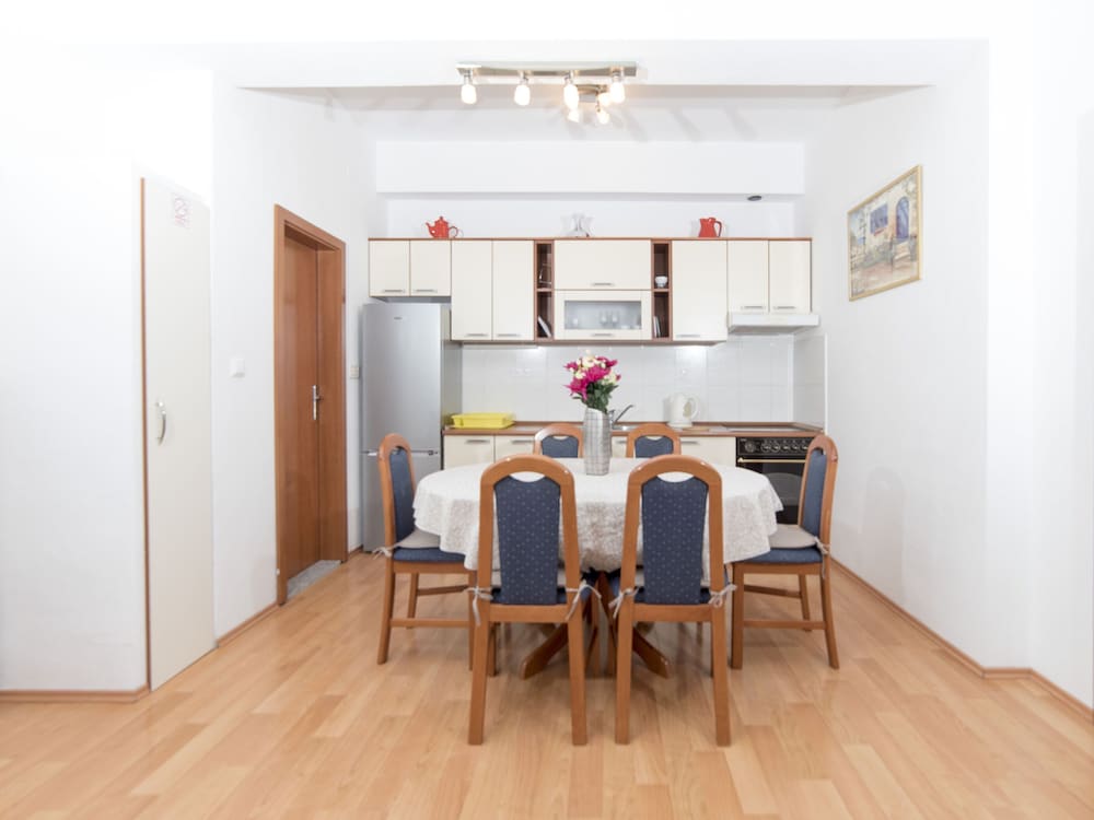 Apartment (A1)
