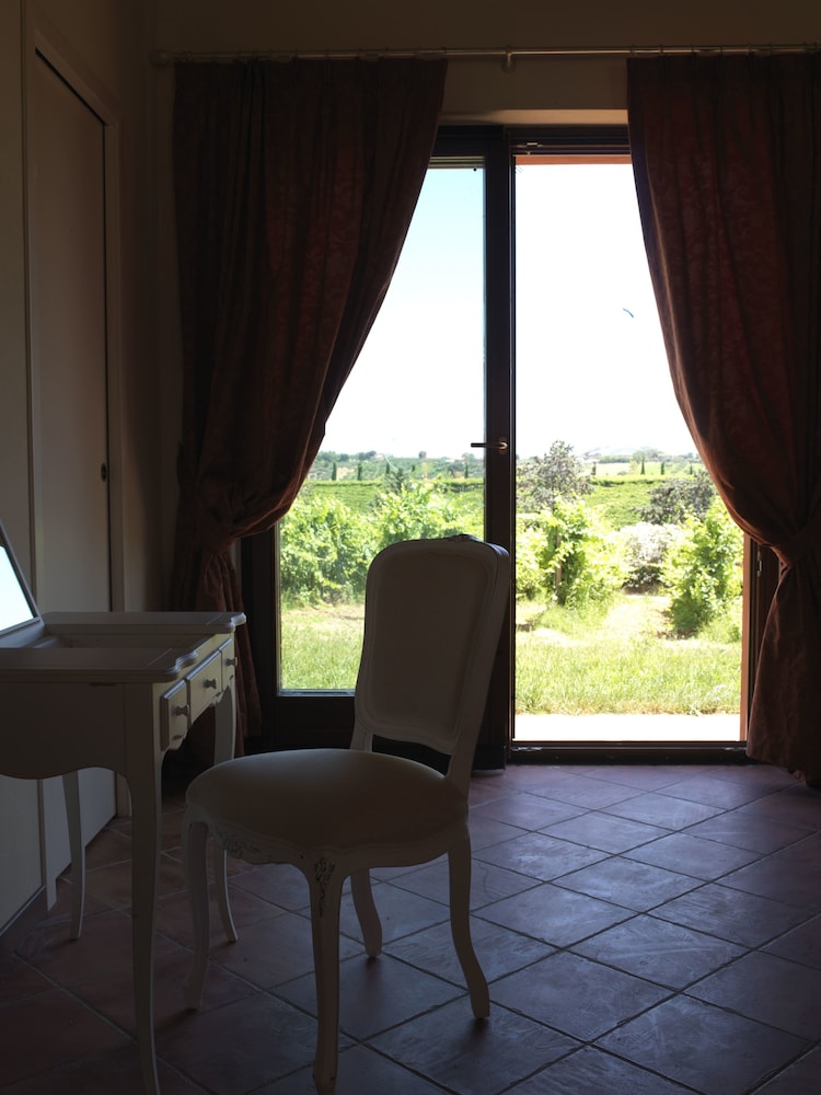 Suite, 2 Bedrooms photo 2