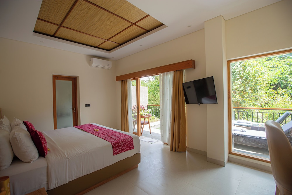 Deluxe Double Room, Patio, Courtyard View