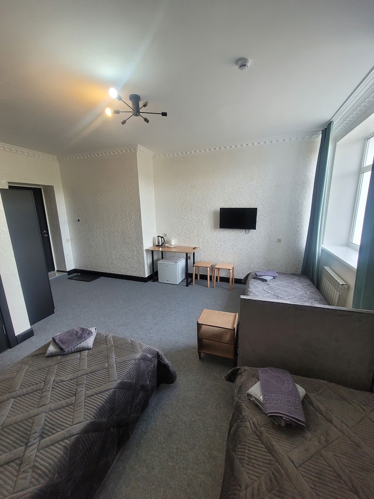 Luxury Triple Room, Non Smoking, Mountain View