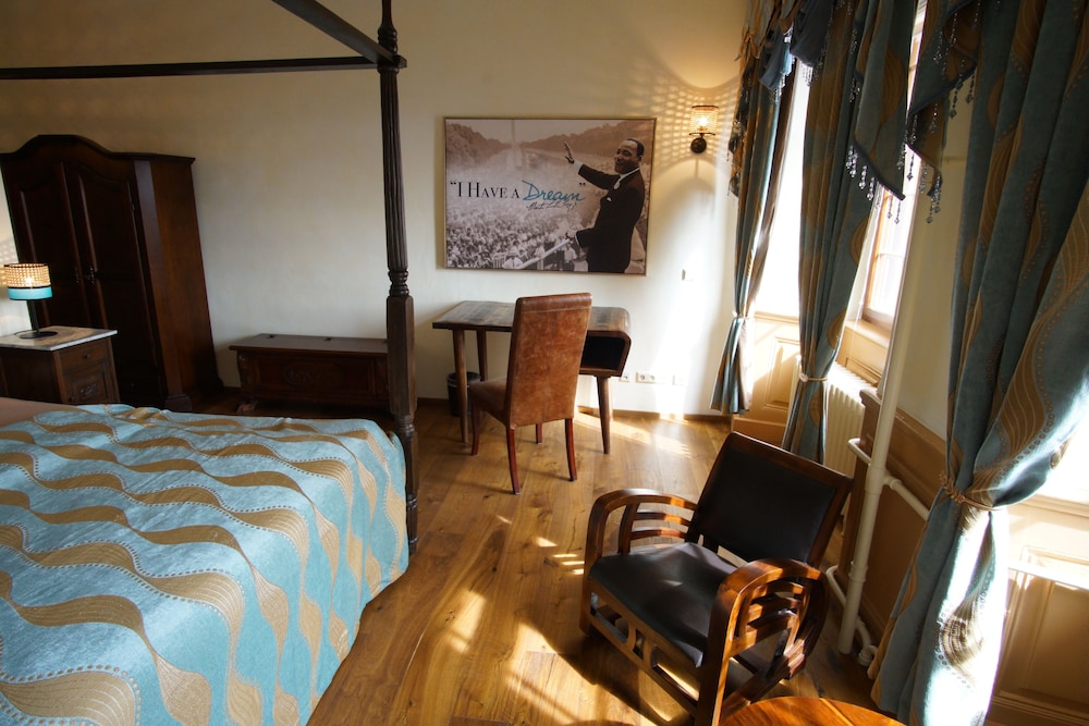 Junior Double Room, Garden View photo 3