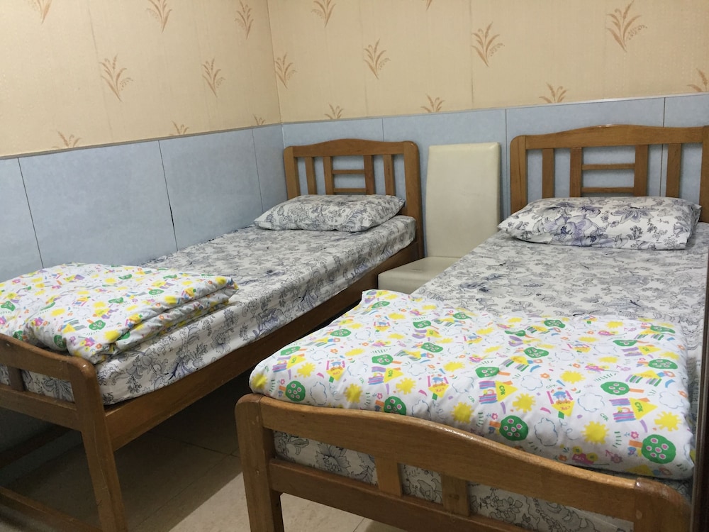 Twin Room with Private Bathroom photo 2