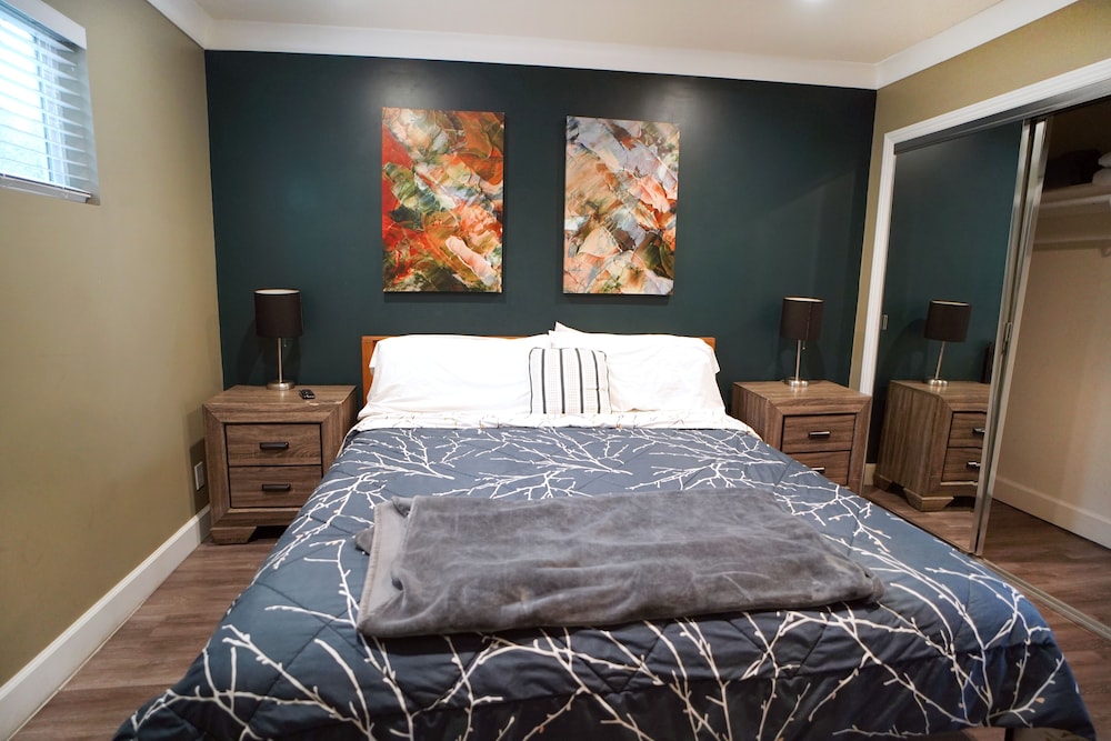 City Apartment - Photo 2