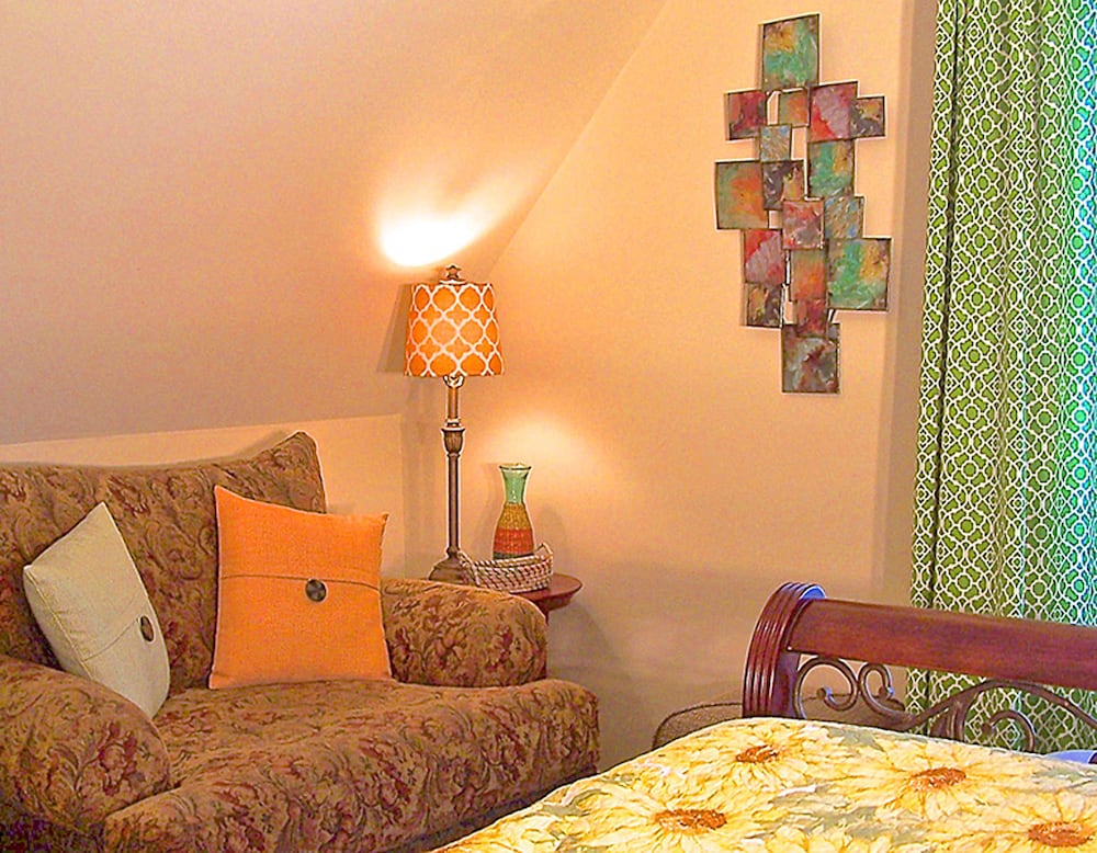 Luxury Room, 1 Queen Bed, Ensuite photo 2