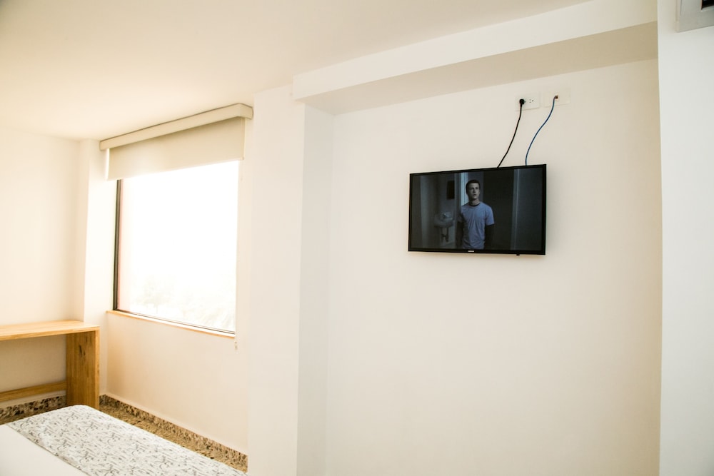 Deluxe Room, 1 King Bed, Non Smoking photo 3