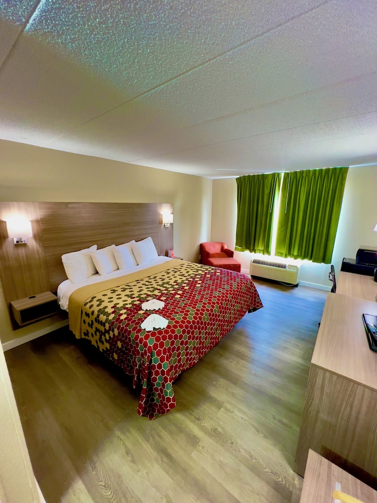 Standard Room, 1 King Bed, Non Smoking - Photo 3