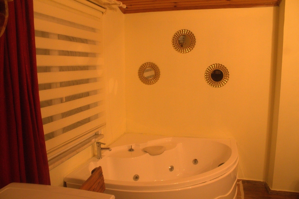 Room, Jetted Tub photo 2