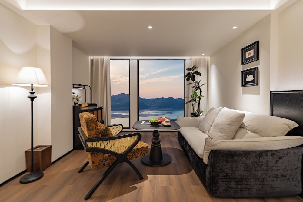 Panoramic Double Room, River View photo 2
