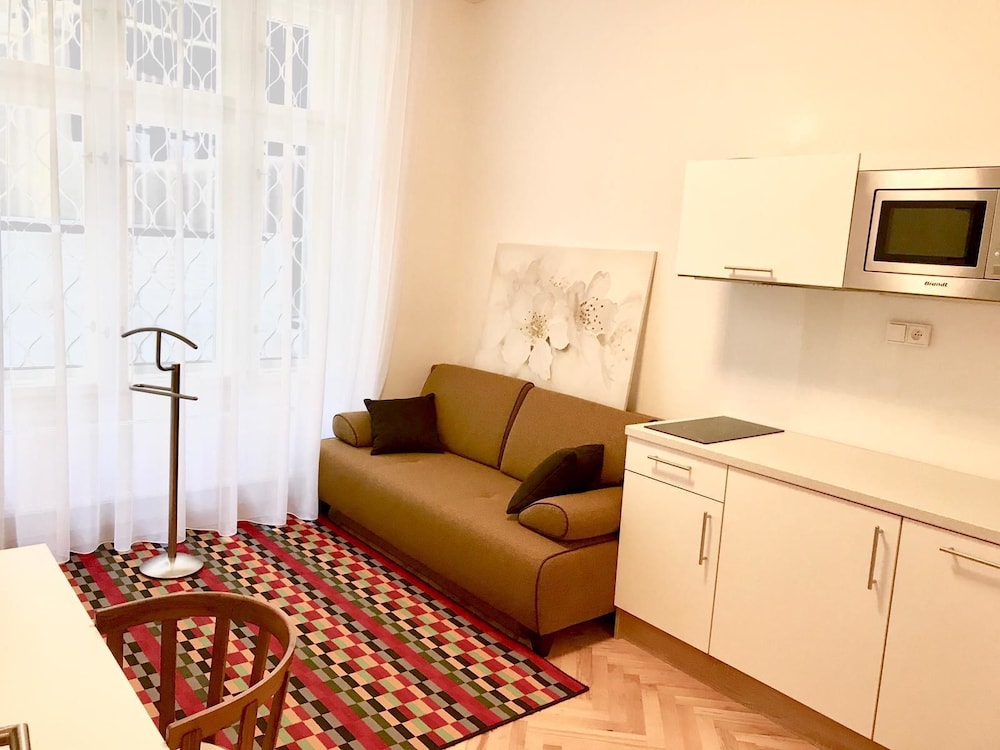 Economy Studio