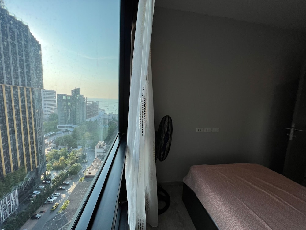 Premium Condo, 2 Bedrooms, Kitchen, City View photo 2
