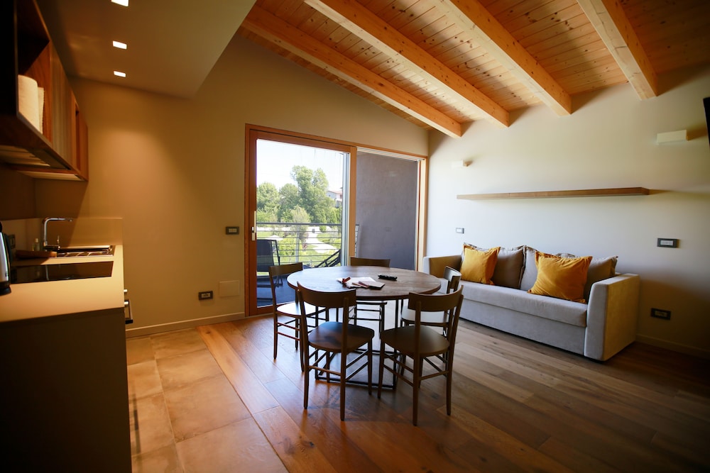 Family Apartment, 2 Bedrooms, Pool View photo 2