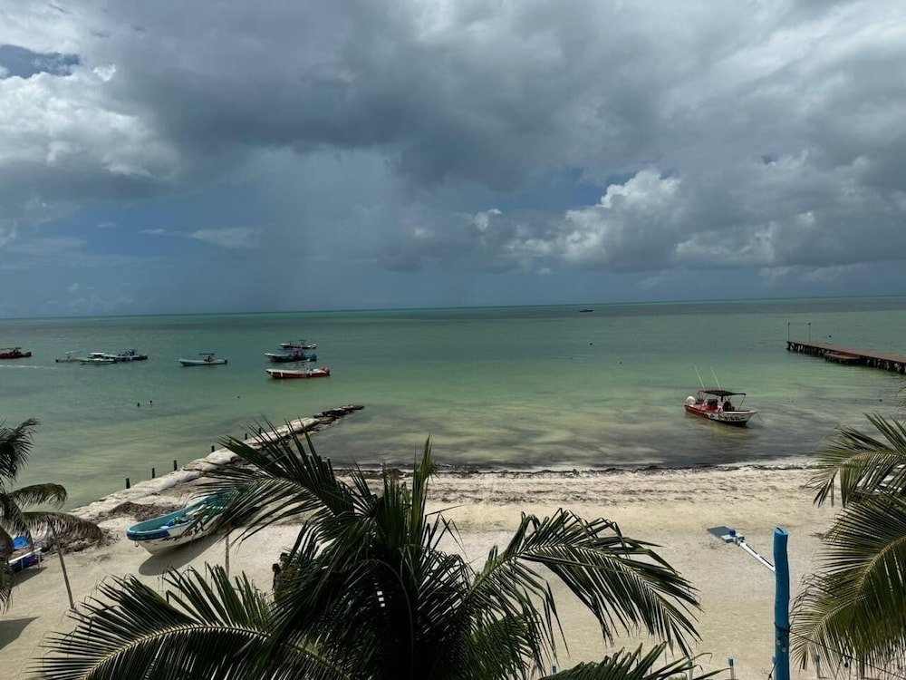 Deluxe Double Room, 2 Double Beds, Beach View photo 2