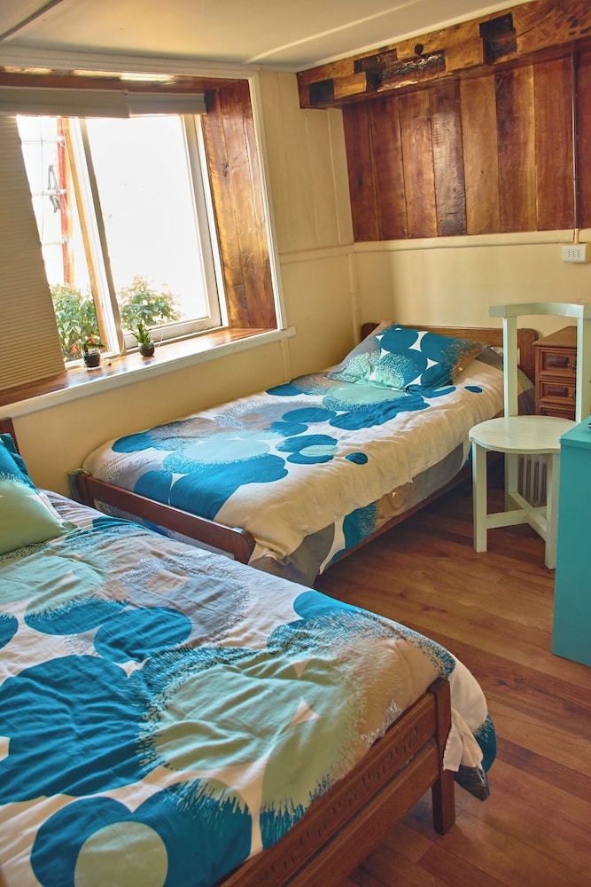Basic Twin Room, 1 Bedroom, Private Bathroom photo 1