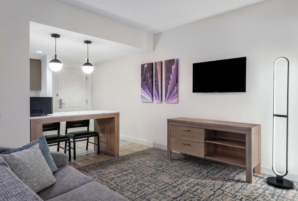 Studio, 1 King Bed, Accessible (Hearing) - Photo 6