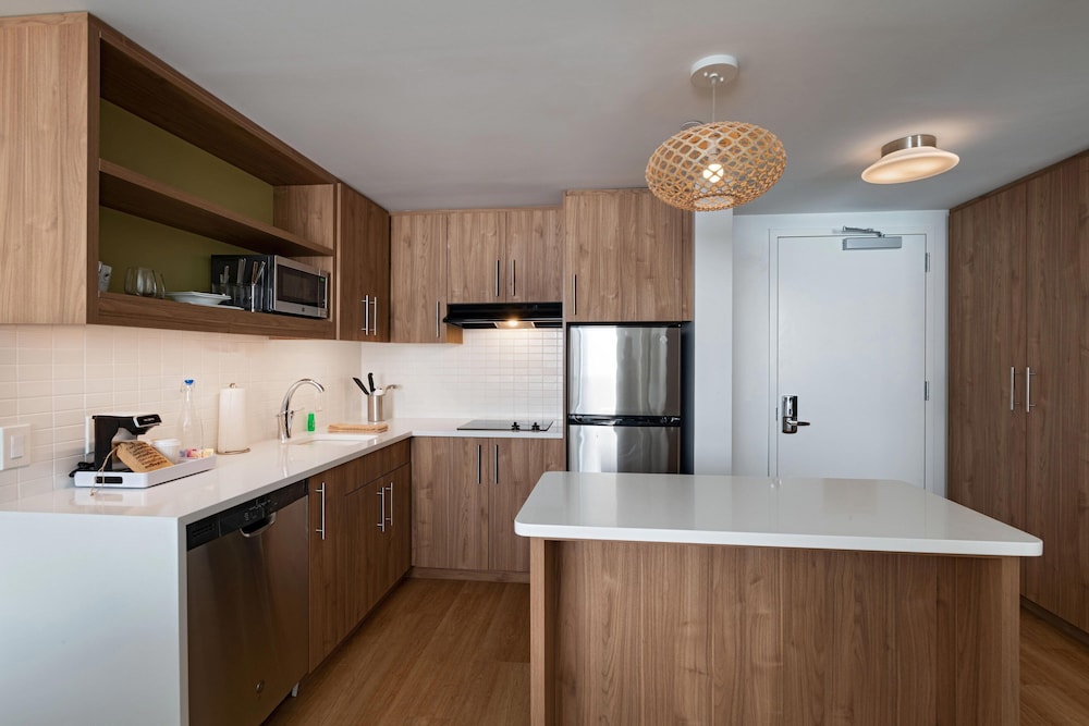 Suite, 1 Bedroom - Photo 4