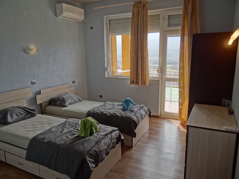 Standard Twin Room, Mountain View photo 1