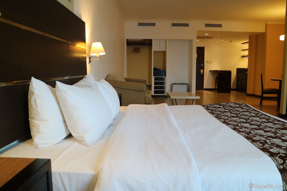 Presidential Suite, 1 King Bed, Non Smoking - Photo 3