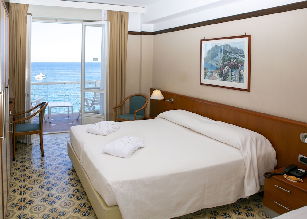 Superior Double Room, Balcony, Sea View Beach Included photo 1