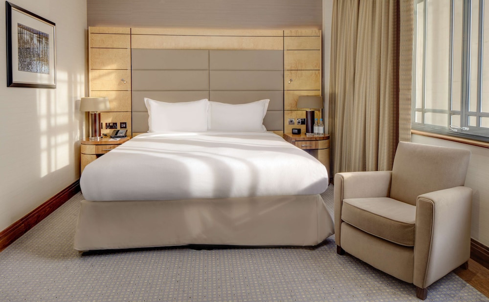 GWR Tower Room, 1 King Bed (Lounge Access), City View