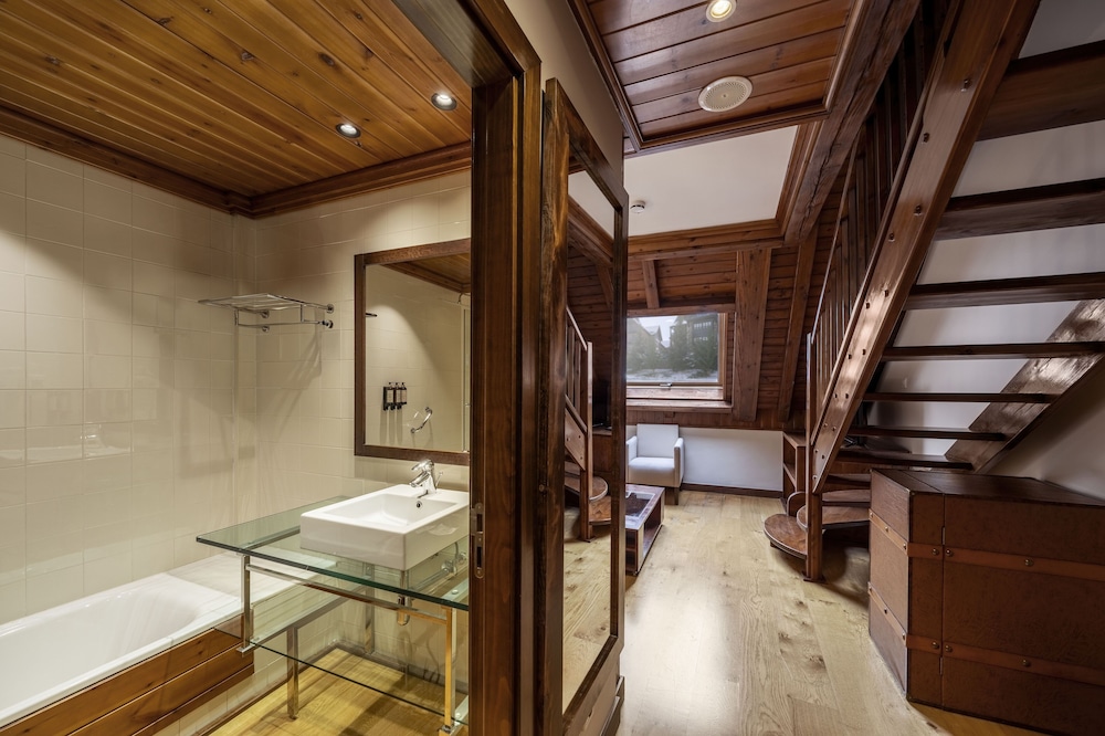 Occitania Suite