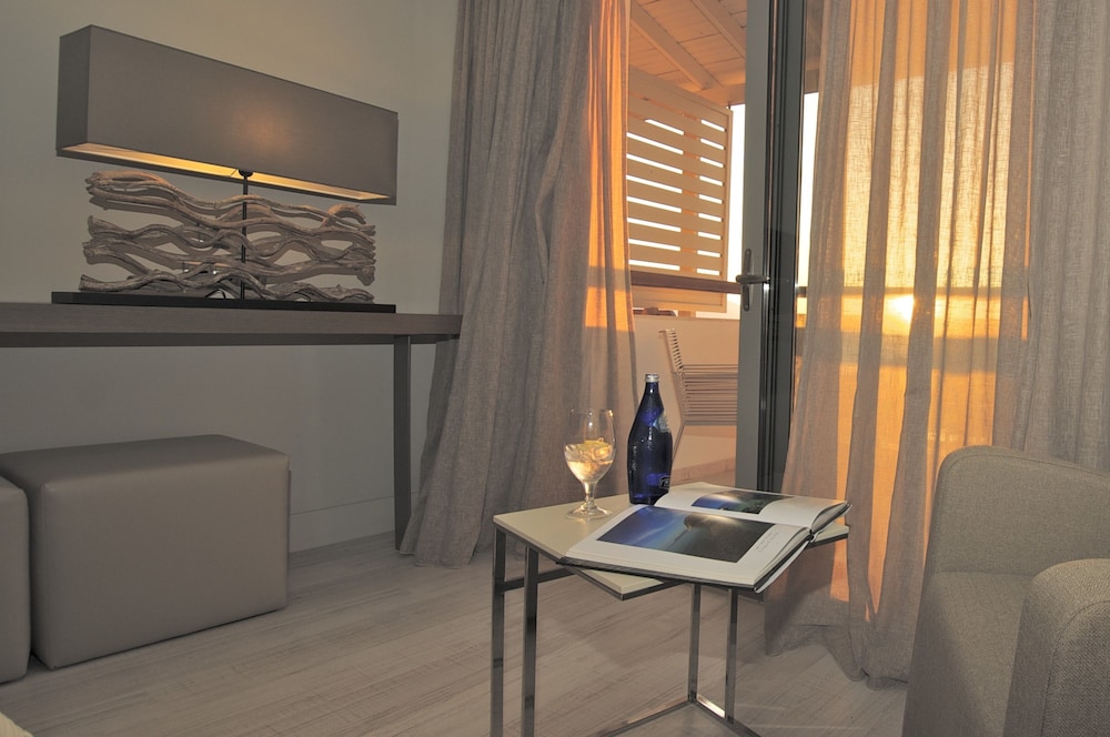 Deluxe Double Room, Sea View - Photo 3