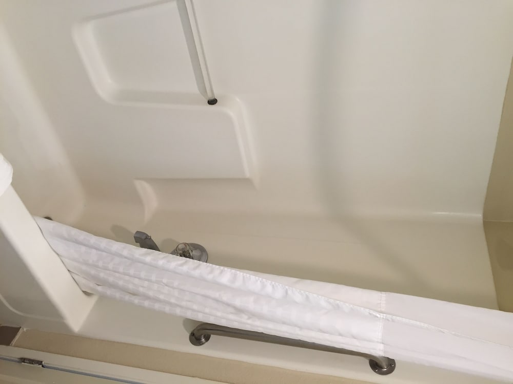 Room, 1 Queen Bed, Accessible, Non Smoking (Accessible Tub) - Photo 8