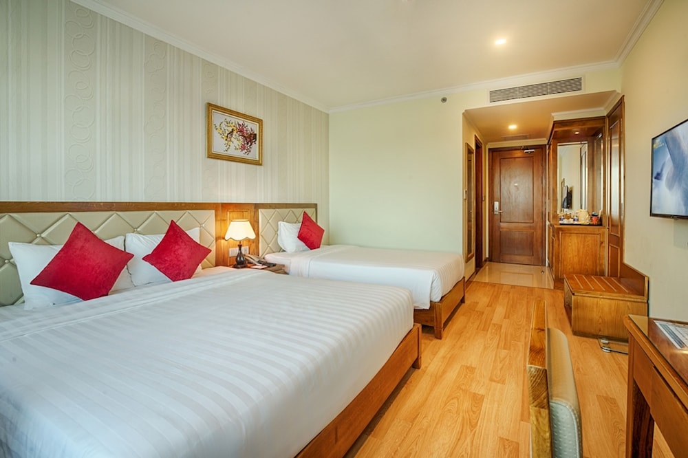 Senior Triple Room, Non Smoking, Ocean View photo 2