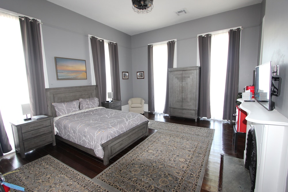 The Grey Suite - Photo 2