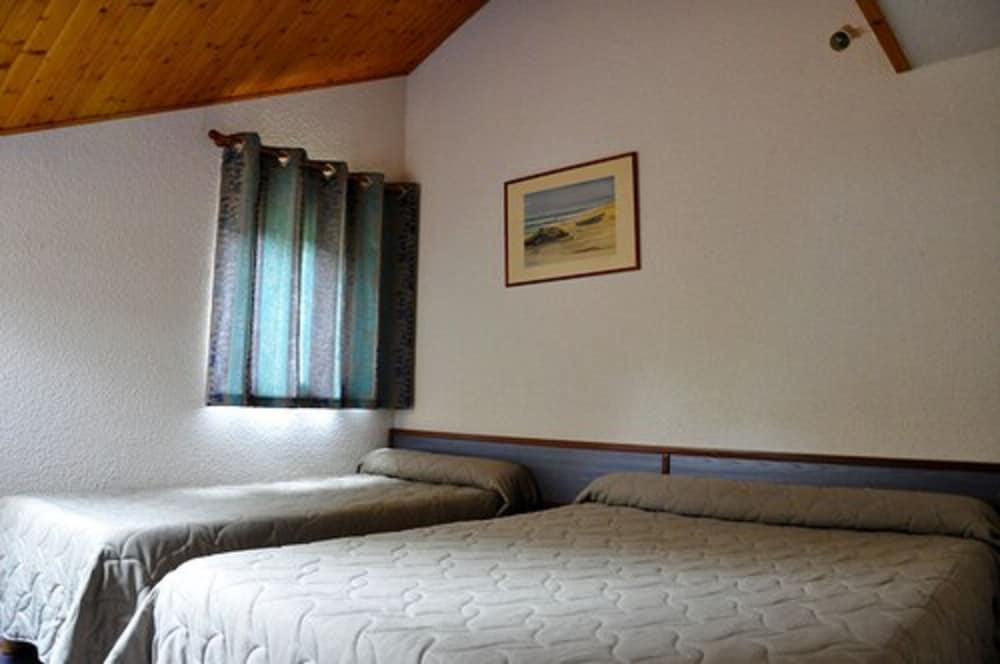 Double or Twin Room - Photo 6