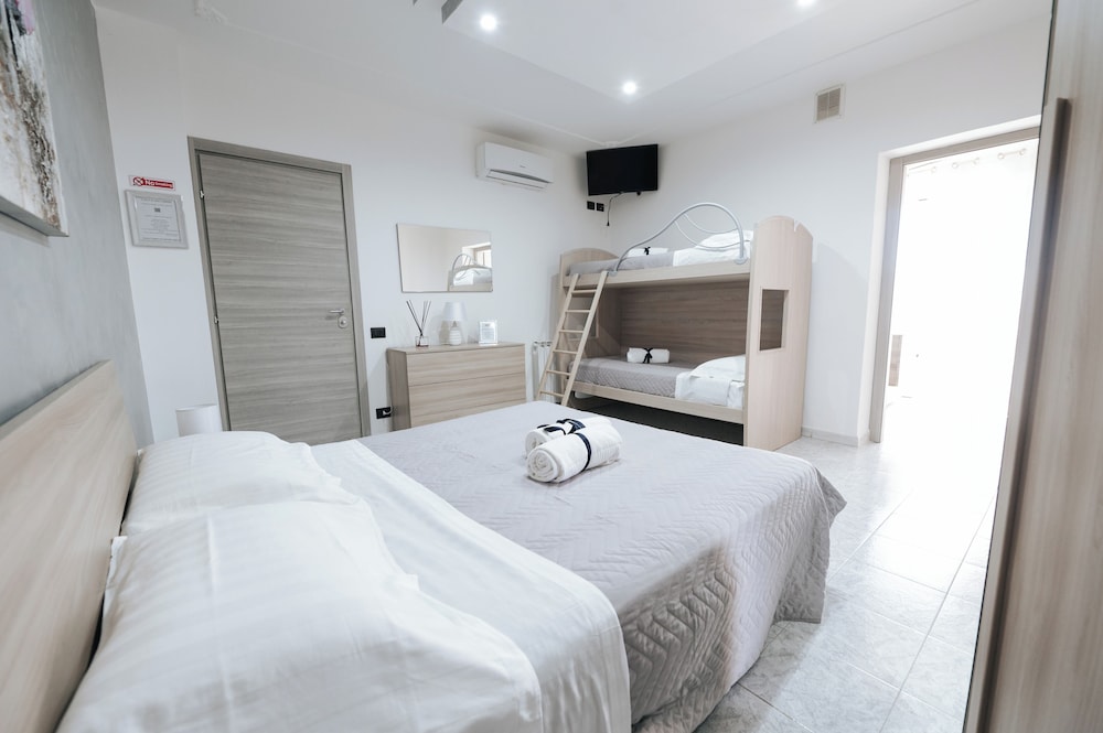 Deluxe Quadruple Room photo 3