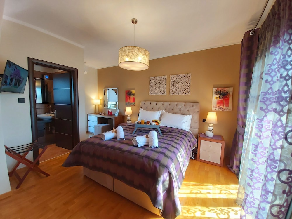 Villa, 5 Bedrooms, Sea View photo 1
