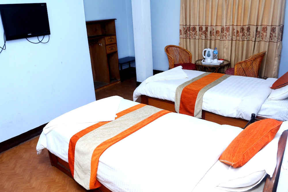 Deluxe Room, 2 Twin Beds, Smoking