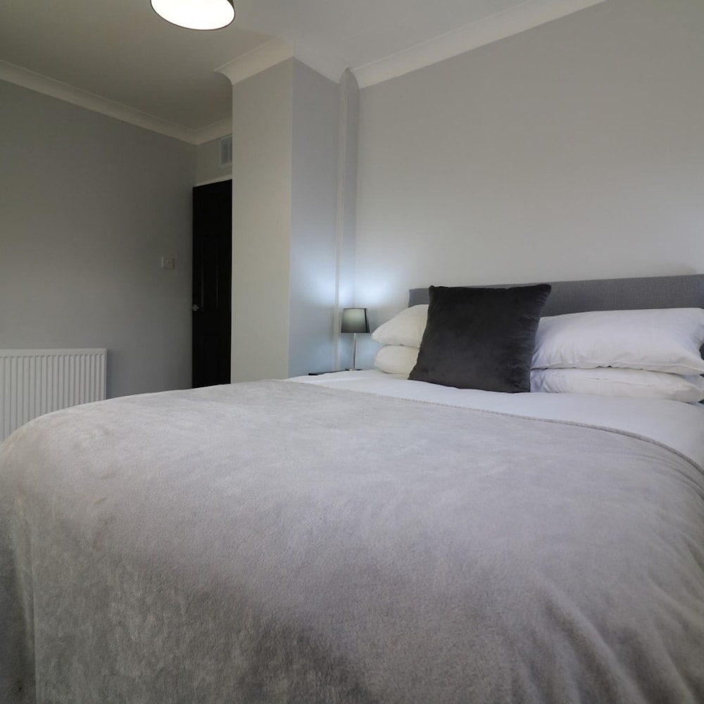 Apartment photo 2
